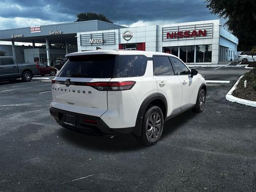 2026 Nissan Pathfinder S