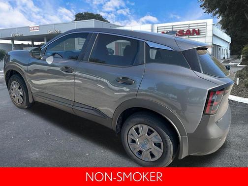 Gun Metallic 2025 Nissan Kicks S