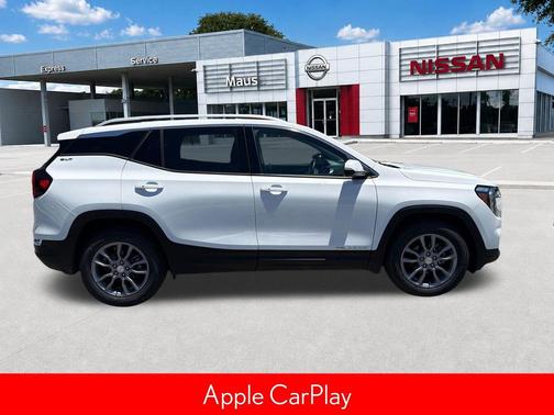 Summit White 2024 GMC Terrain SLT