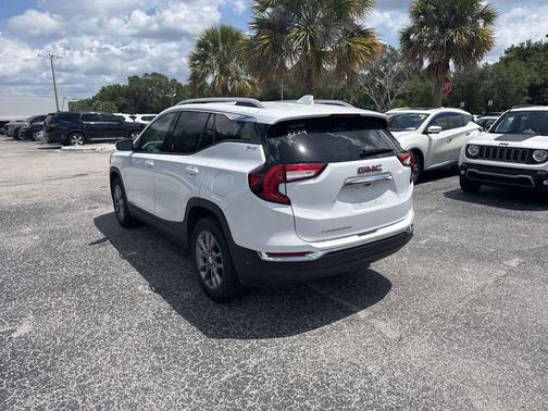 Summit White 2024 GMC Terrain SLT