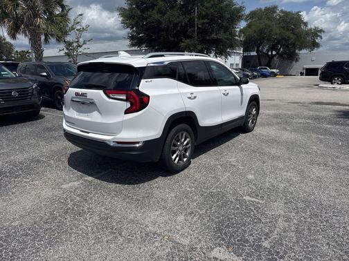 Summit White 2024 GMC Terrain SLT