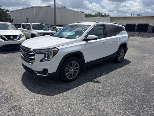 Summit White 2024 GMC Terrain SLT