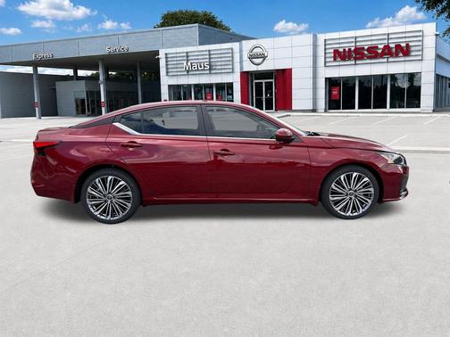 Scarlet Ember Tintcoat 2026 Nissan Altima 2.5 SV