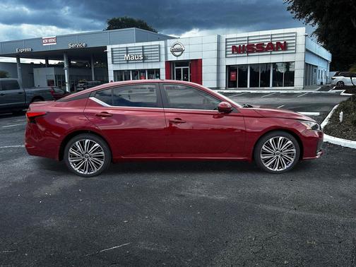 Scarlet Ember Tintcoat 2026 Nissan Altima 2.5 SV