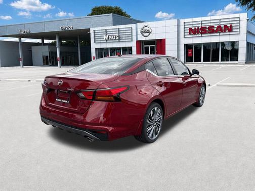 Scarlet Ember Tintcoat 2026 Nissan Altima 2.5 SV