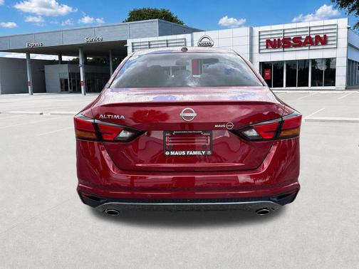 Scarlet Ember Tintcoat 2026 Nissan Altima 2.5 SV