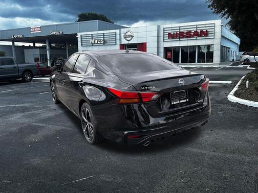 Super Black 2026 Nissan Altima SR FWD