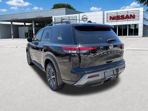 Super Black 2026 Nissan Pathfinder SL