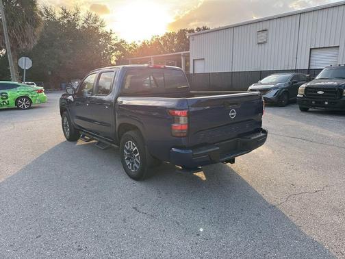 2023 Nissan Frontier SV