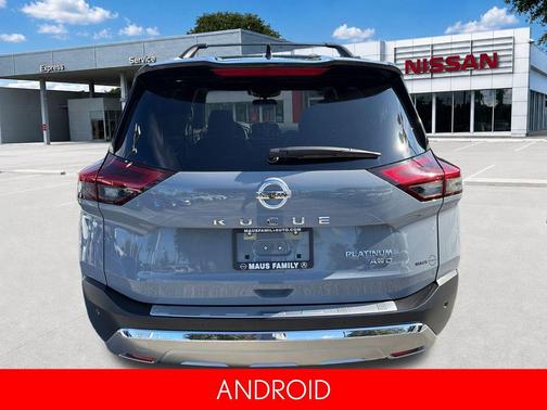 Boulder Gray Pearl/Super Black 2021 Nissan Rogue Platinum