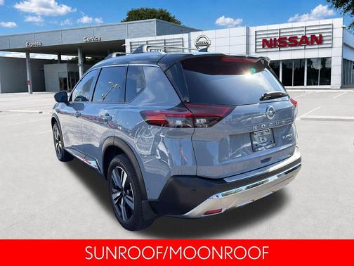 Boulder Gray Pearl/Super Black 2021 Nissan Rogue Platinum