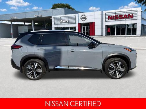 Boulder Gray Pearl/Super Black 2021 Nissan Rogue Platinum
