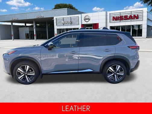 Boulder Gray Pearl/Super Black 2021 Nissan Rogue Platinum