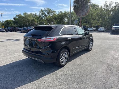 Black Metallic 2024 Ford Edge SEL