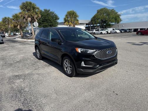 Black Metallic 2024 Ford Edge SEL