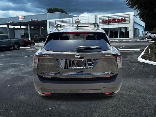 Super Black 2026 Nissan Kicks SR
