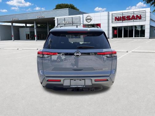 Boulder Gray Pearl 2026 Nissan Pathfinder Platinum