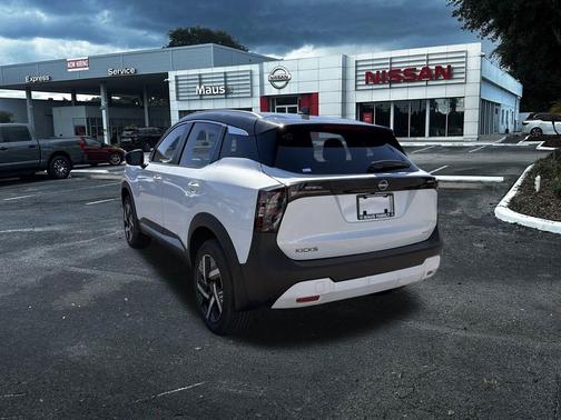 2026 Nissan Kicks SV