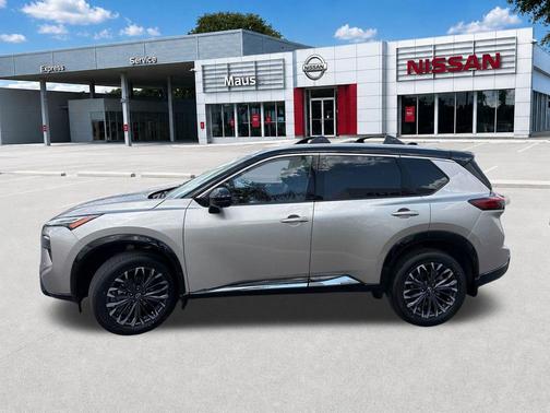Champagne Silver/Black 2026 Nissan Rogue Platinum