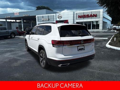 Pure White 2024 Volkswagen Atlas 2.0T SE
