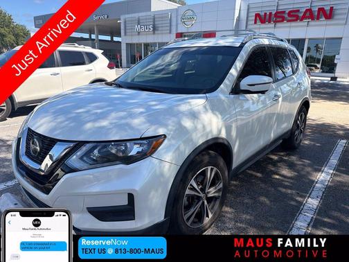 Pearl White Tricoat 2019 Nissan Rogue SV