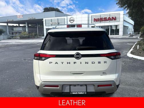 2024 Nissan Pathfinder SL FWD