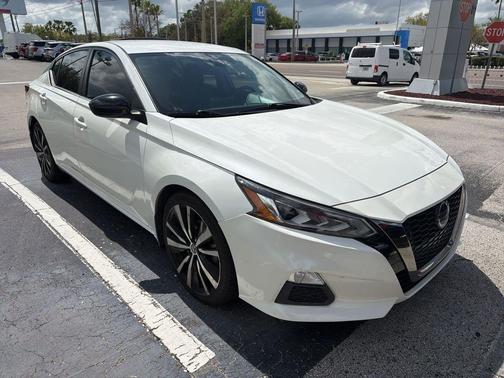 2021 Nissan Altima SR FWD