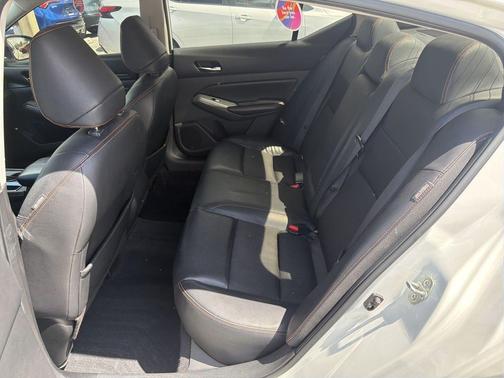 2021 Nissan Altima SR FWD