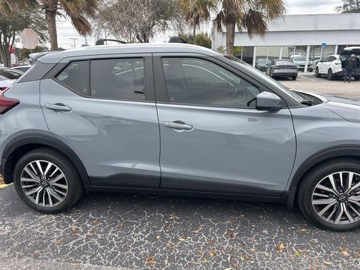 2022 Nissan Kicks SV