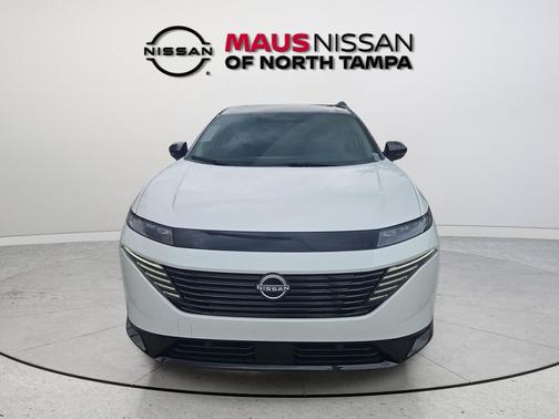 Everest White Pearl/Black 2026 Nissan Murano Platinum