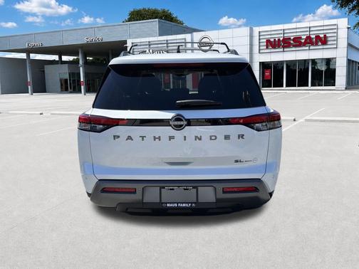 Everest White Pearl Tricoat 2026 Nissan Pathfinder SL