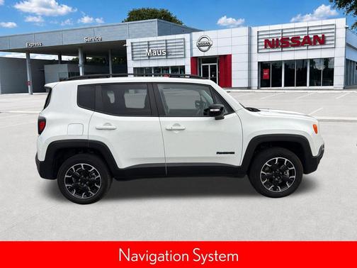 Alpine White Clearcoat 2023 Jeep Renegade Upland