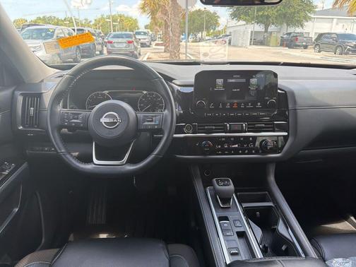 Gun Metallic 2024 Nissan Pathfinder SL FWD