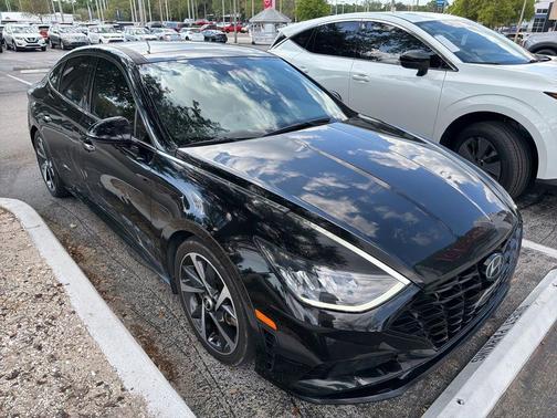 Phantom Black 2022 Hyundai SONATA SEL Plus