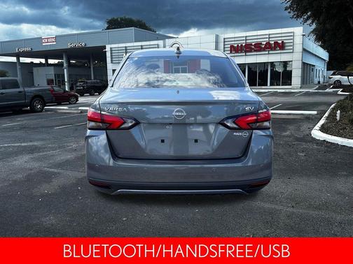 Gun Metallic 2024 Nissan Versa 1.6 SV