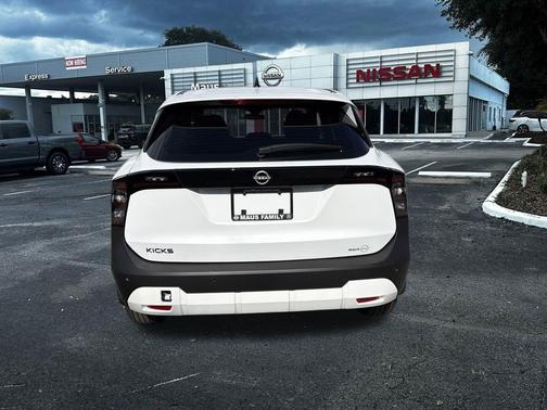 2026 Nissan Kicks S