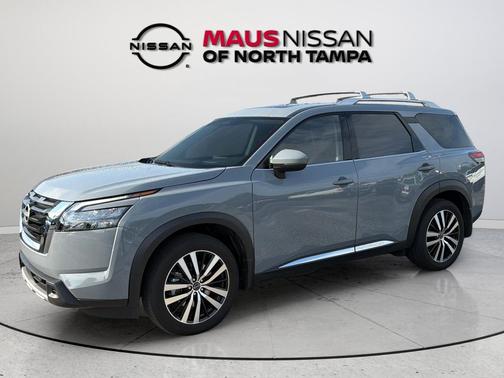 Boulder Gray Pearl 2025 Nissan Pathfinder Platinum FWD