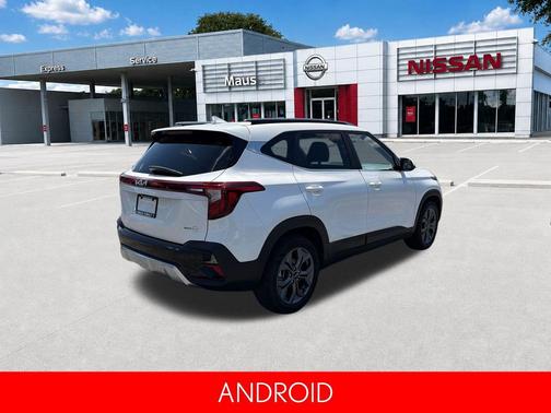 Snow White Pearl 2024 Kia Seltos S