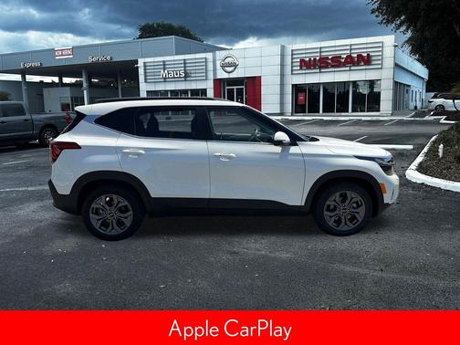 Snow White Pearl 2024 Kia Seltos S