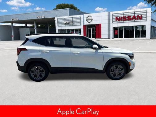 Snow White Pearl 2024 Kia Seltos S