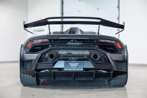 2022 Lamborghini Huracan STO Base