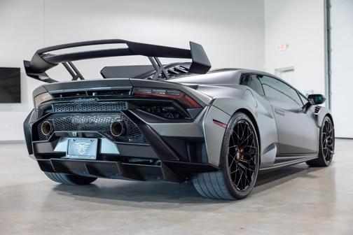 2022 Lamborghini Huracan STO Base