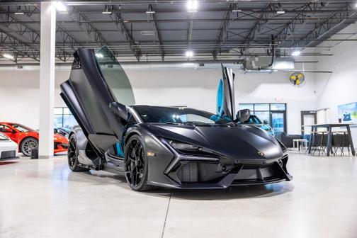 2025 Lamborghini Revuelto Base