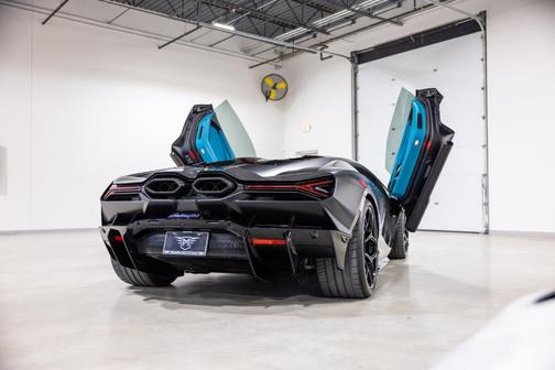 2025 Lamborghini Revuelto Base