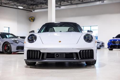 2025 Porsche 911 Carrera 4