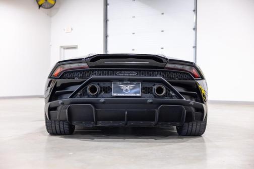 2020 Lamborghini Huracan EVO Base