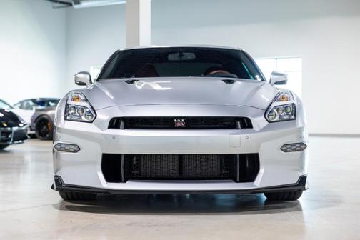 2024 Nissan GT-R Premium