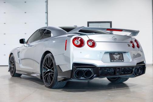 2024 Nissan GT-R Premium