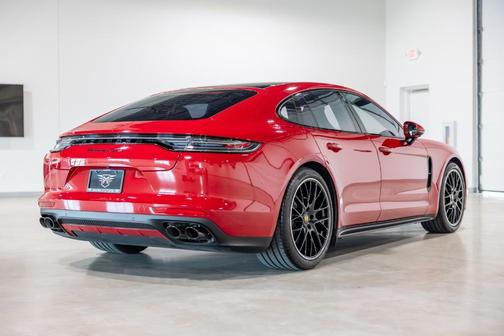 2023 Porsche Panamera GTS