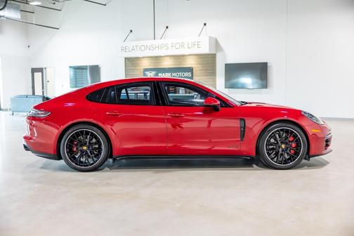 2023 Porsche Panamera GTS